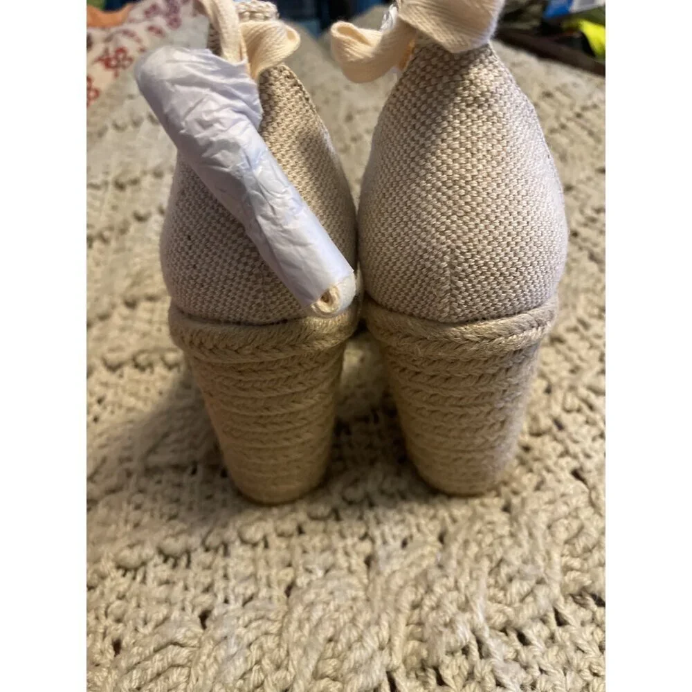 NWOT women’s size‎ 10, Wedge shoes with ankle ties canvas